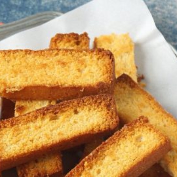 Buttery cinnamon crunch  Premium Vanilla cake rusk